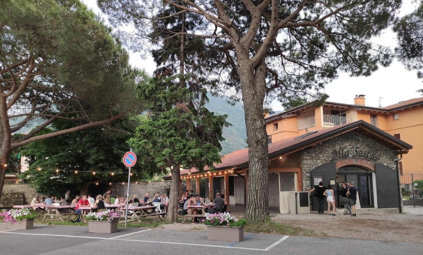 Casa Di Ale E Bea Apartment Dervio Bagian luar foto